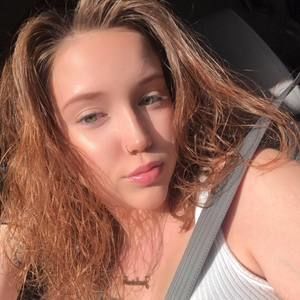 Meet your Posher, Caitlynn